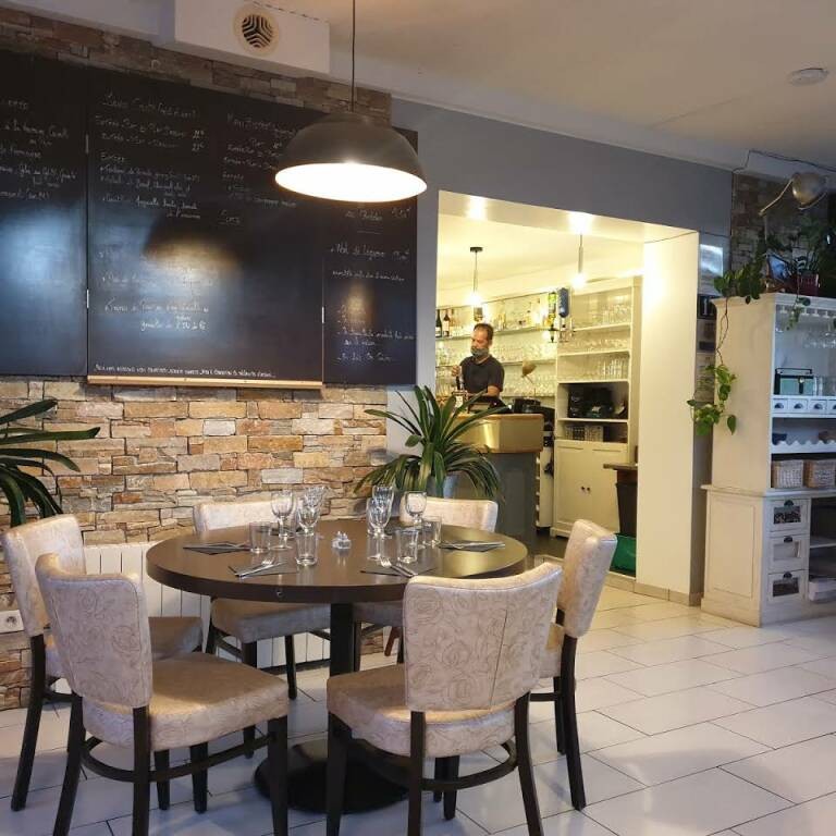 Bistrot La Petite Cabane Restaurants Ã ChÃ¢telaillon-Plage - La Rochelle