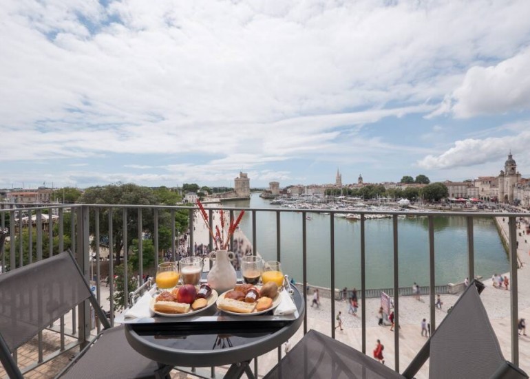 Hotel La Tour de Nesle - Petit-déjeuner avec vue