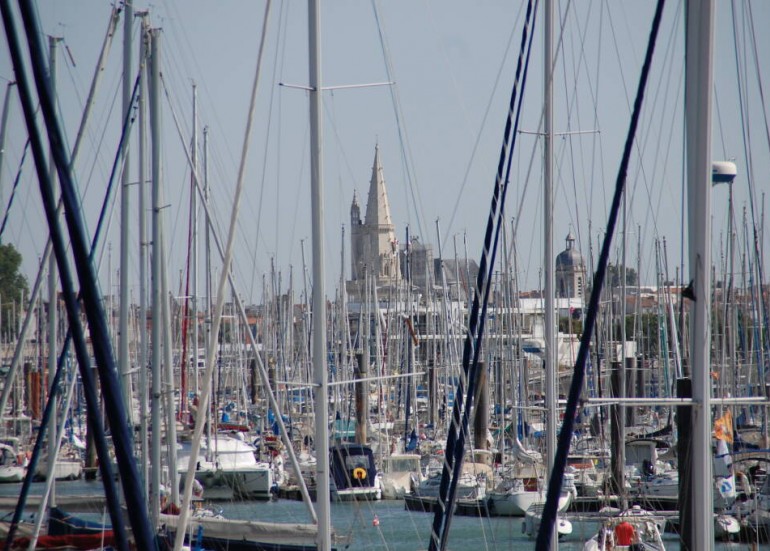 Les tours vues du port